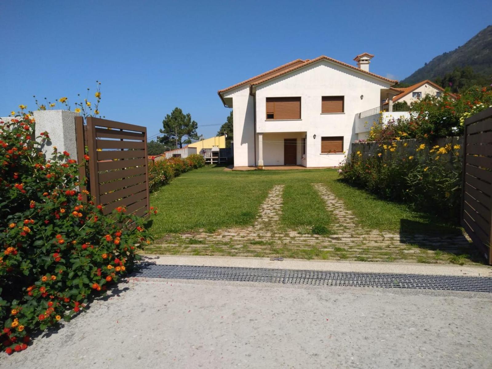 Rooms Peregrinos B Casa Alicia Rosal Exterior foto